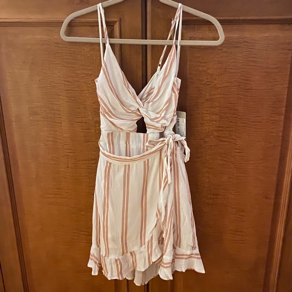 NWT Lizard Thicket Wrap-front Dress